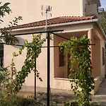 Vakantiehuis 150 Metres From The